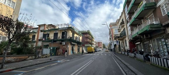 20m² Commercial property in Portici, Italy No. 136678 8