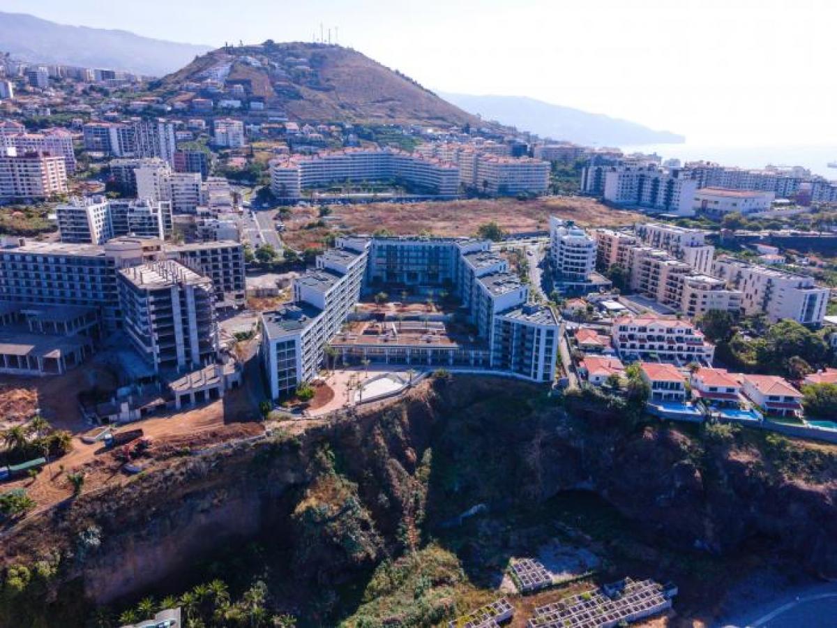 4 bedrooms Apartment in Funchal, Portugal No. 861