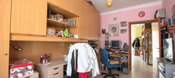 Apartamento de 3 dormitorios en Genoa, Italy No. 174084 13