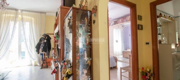 Apartamento de 3 dormitorios en Genoa, Italy No. 174084 6