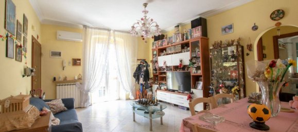 Apartamento de 3 dormitorios en Genoa, Italy No. 174084 5