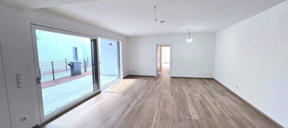 Коммерческая недвижимость с 4 комнатами в Хитцинг, Австрия № 232008 8