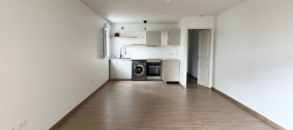 1 bedroom Apartment in Le Plessis-Trevise, France No. 137833 2