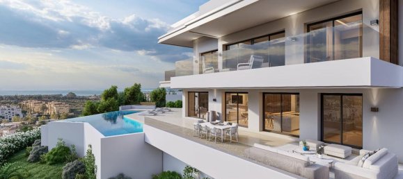 4 bedrooms Villa in Estepona, Spain No. 4617 4