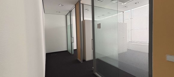 8 rooms Building in Stuttgart, Germany No. 356828 8