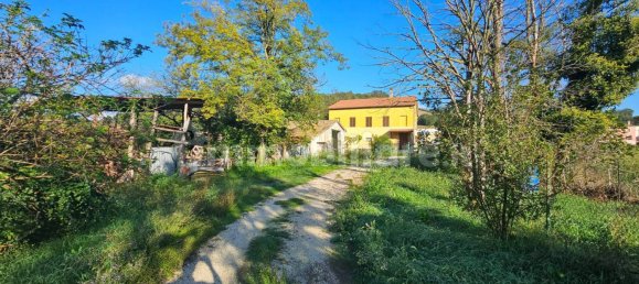 3 bedrooms House in San Severino Marche, Italy No. 109863 8