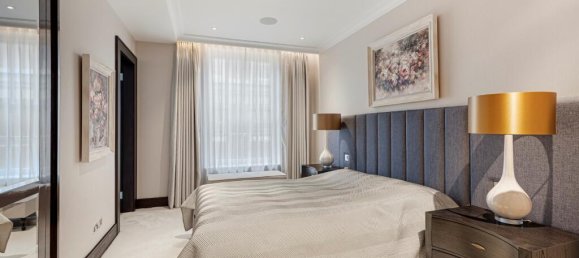 4 bedrooms Apartment in London, United Kingdom No. 13056 13