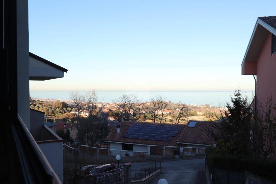 Квартира с 2 спальнями в Торторето, Италия № 341356