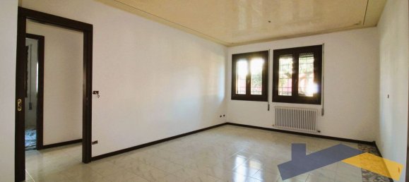 Apartamento de 3 habitaciónes en Villa del Conte, Italy No. 300332 4
