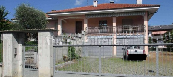7 bedrooms Villa in Castellamonte, Italy No. 211865 2