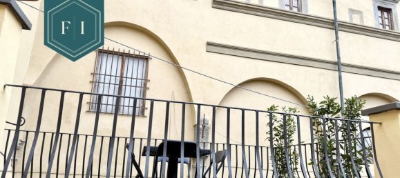 3 rooms Apartment in Florence, Italy No. 117060 16