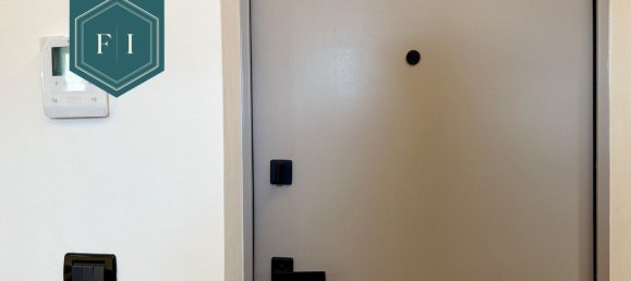 3 rooms Apartment in Florence, Italy No. 117060 12