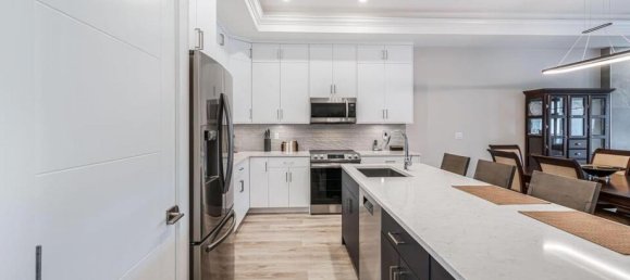 2 bedrooms House in British Columbia, Canada No. 1202 3