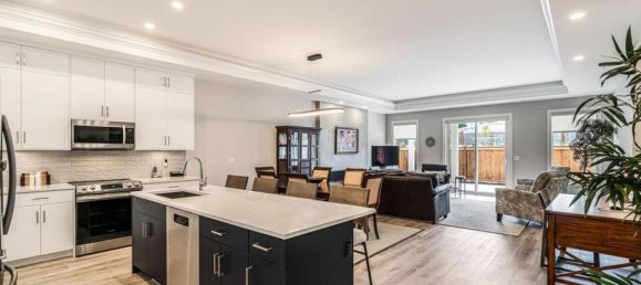 2 bedrooms House in British Columbia, Canada No. 1202 2