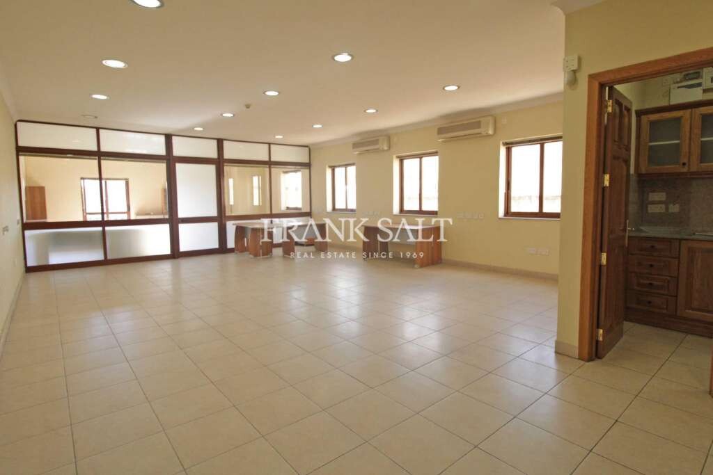 160m² Office in Marsa, Malta No. 13046
