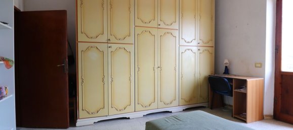 4 bedrooms Apartment in Siena, Italy No. 70885 2