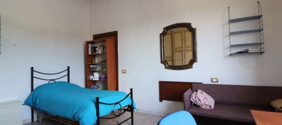 4 bedrooms Apartment in Siena, Italy No. 70885 8