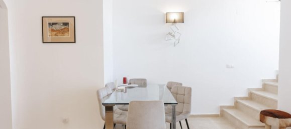 4 bedrooms Apartment in Manilva, Spain No. 185396 3