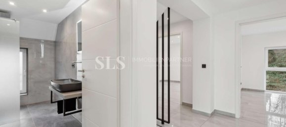 5 bedrooms House in Essen, Germany No. 50121 16