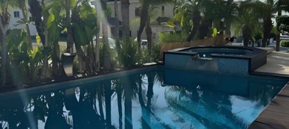 6 bedrooms House in Limassol, Cyprus No. 16623 2