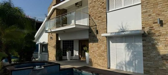 6 bedrooms House in Limassol, Cyprus No. 16623 3