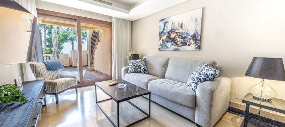 2 bedrooms Apartment in Estepona, Spain No. 189643 2