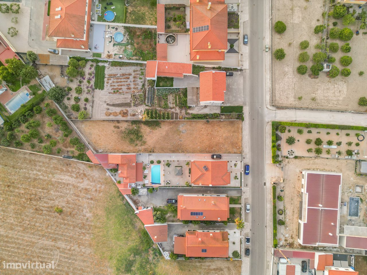 1055m² Land in Samora Correia, Portugal No. 254801