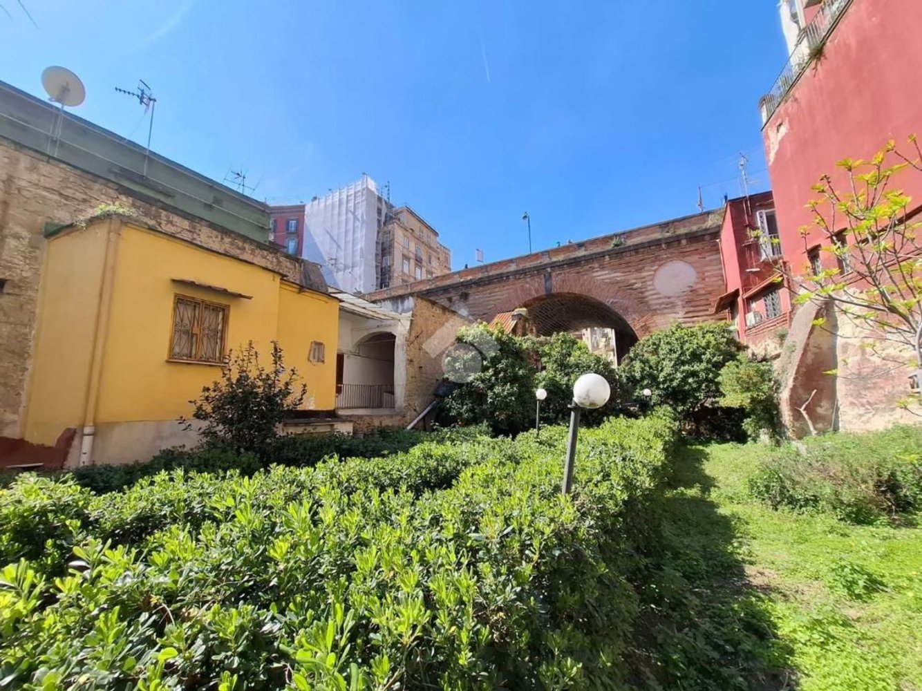 2 bedrooms Apartment in Naples, Italy No. 311565