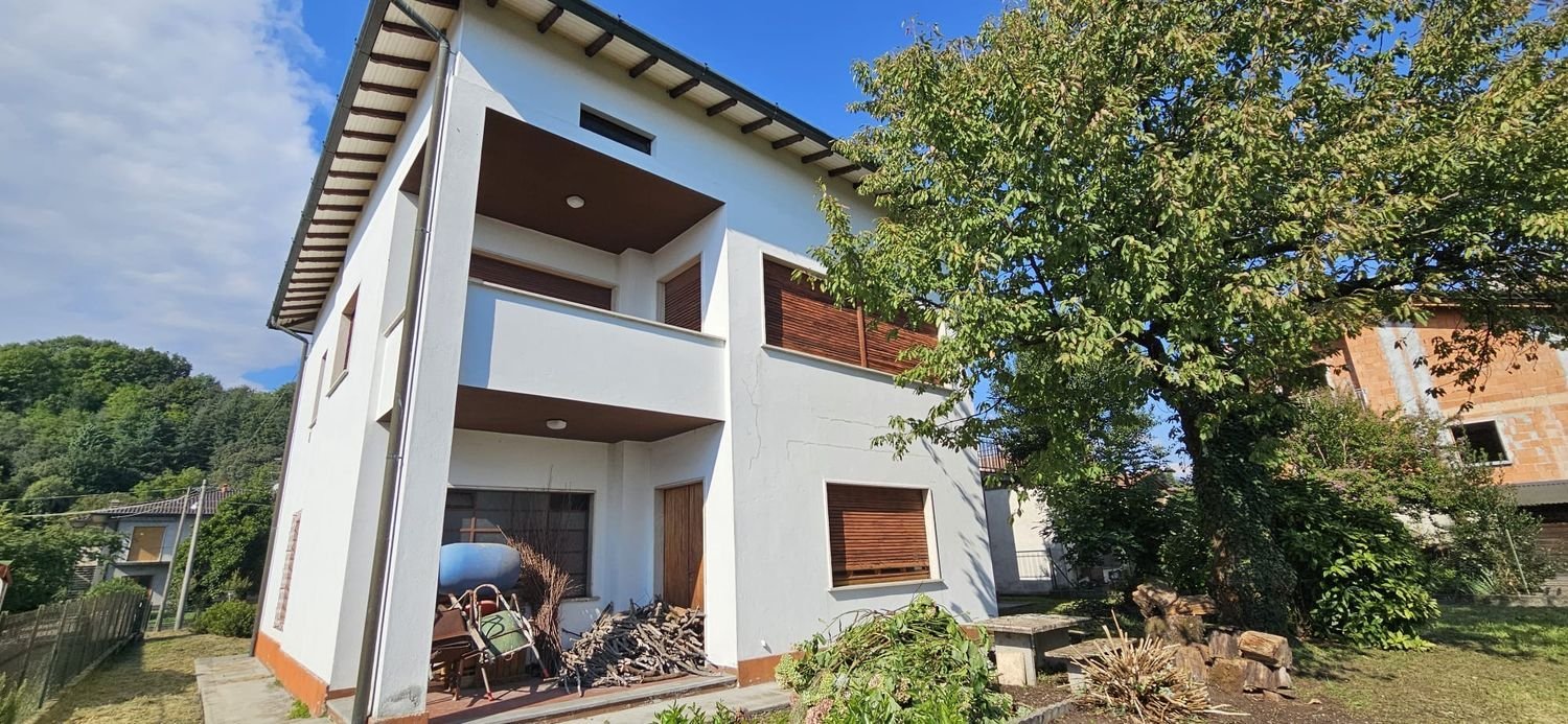 3-Zimmer Haus in Monvalle, Italy, Nr. 254630