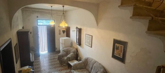 5 bedrooms House in Carrara, Italy No. 48169 6