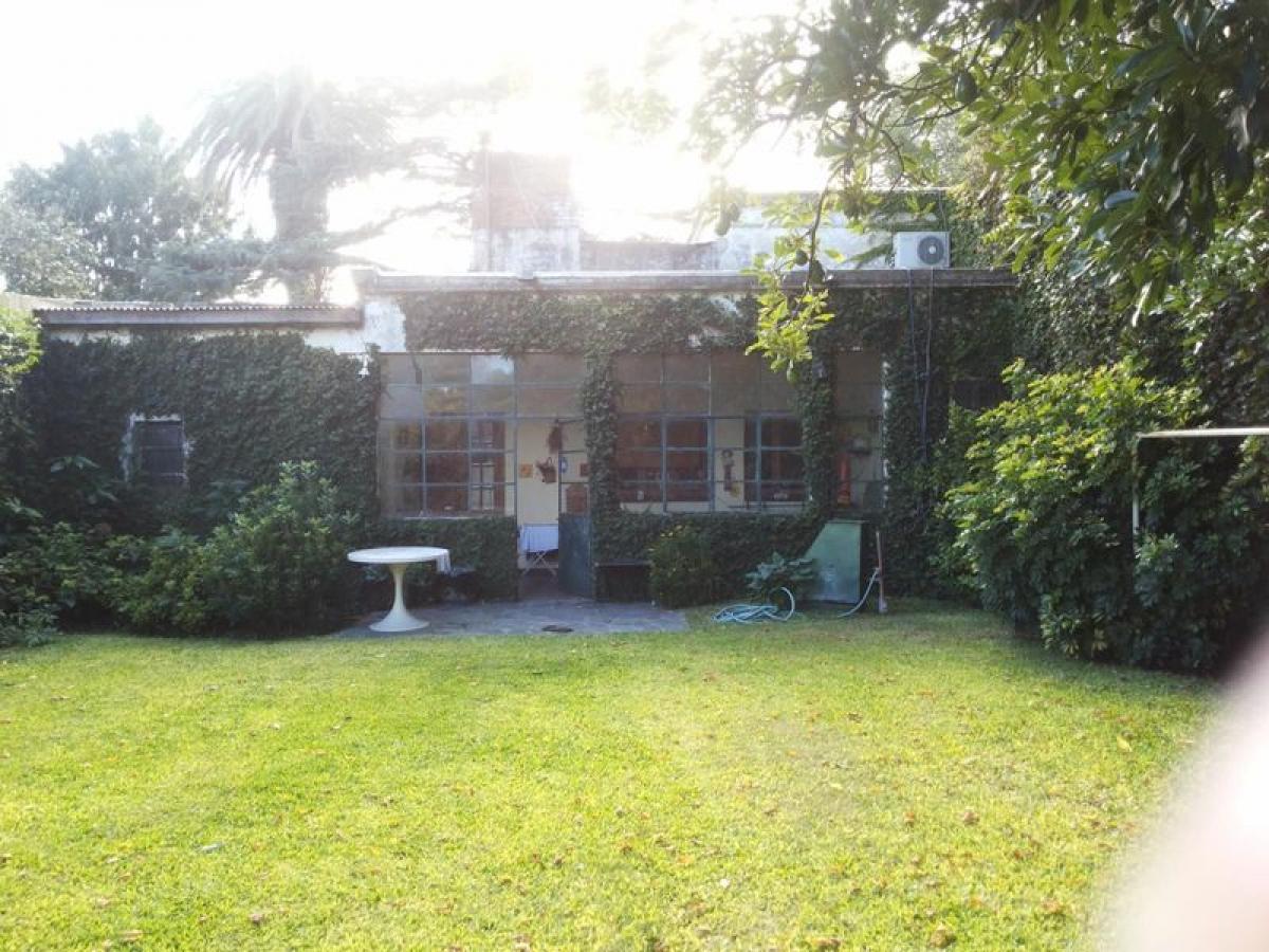 3 bedrooms House in San Miguel, Argentina No. 1722