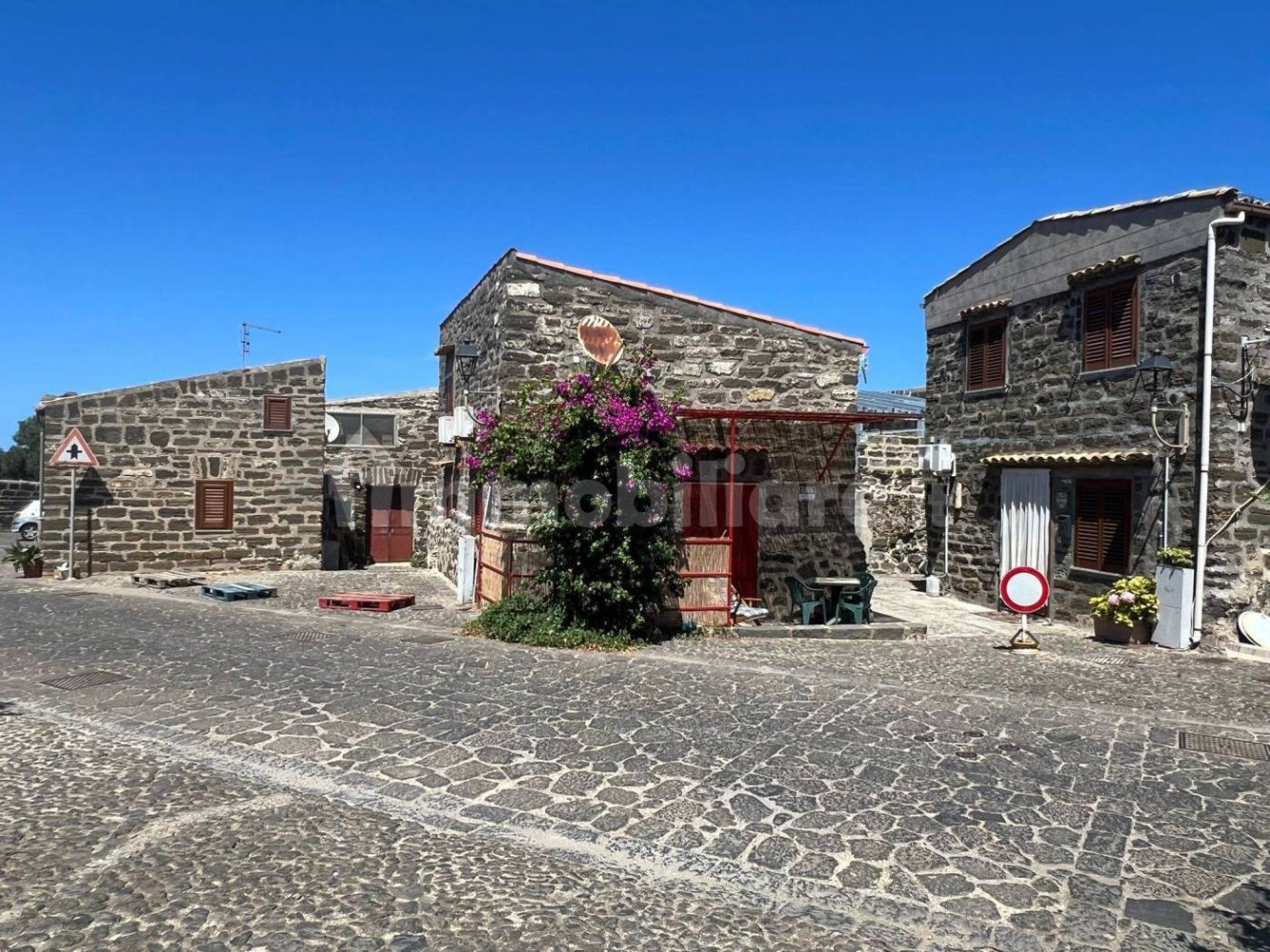 2 bedrooms House in Ustica, Italy No. 299186