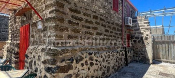 2 bedrooms House in Ustica, Italy No. 299186 4