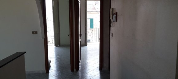 4 rooms Apartment in Palermo, Italy No. 257024 4