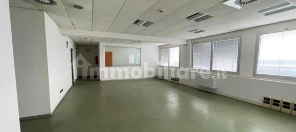 3329m² Office in Rovigo, Italy No. 357155 3
