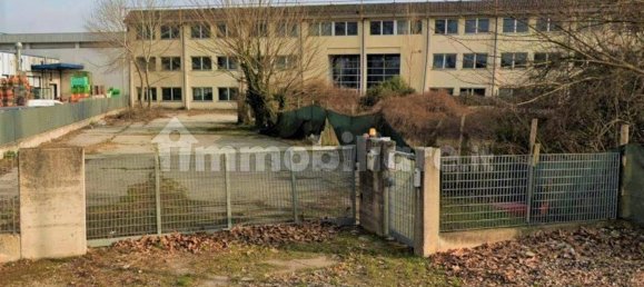 3329m² Office in Rovigo, Italy No. 357155 5