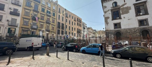 2 rooms Commercial property in Naples, Italy No. 328990 4