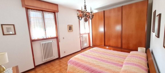 4 Schlafzimmer Villa in Bagnatica, Italy, Nr. 6371 8