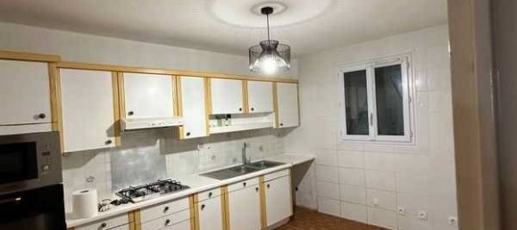 3 bedrooms Villa in Avignon, France No. 202465 3