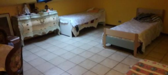 2 bedrooms House in Castel d'Azzano, Italy No. 253120 2