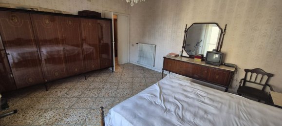4 rooms Apartment in Viterbo, Italy No. 264480 10