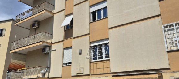 4 rooms Apartment in Viterbo, Italy No. 264480 2