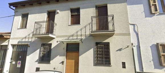 Casa de 7 habitaciónes en Grugliasco, Italy No. 291957 2