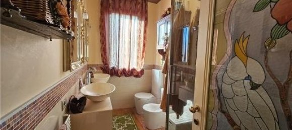 5 rooms Apartment in Empoli, Italy No. 31644 9