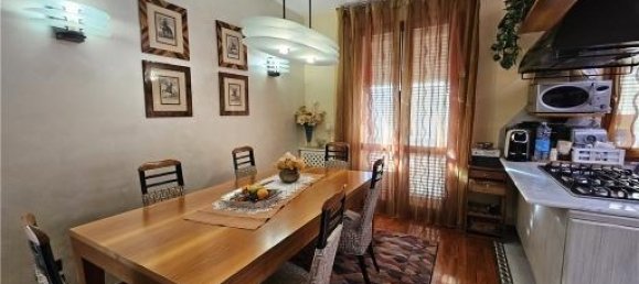 5 rooms Apartment in Empoli, Italy No. 31644 6