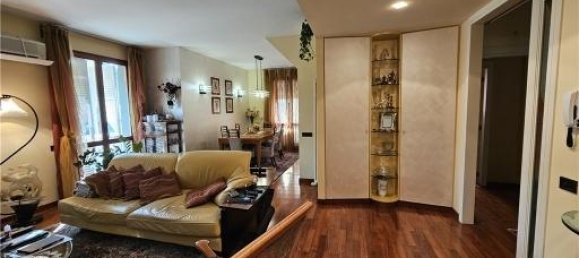 5 rooms Apartment in Empoli, Italy No. 31644 2