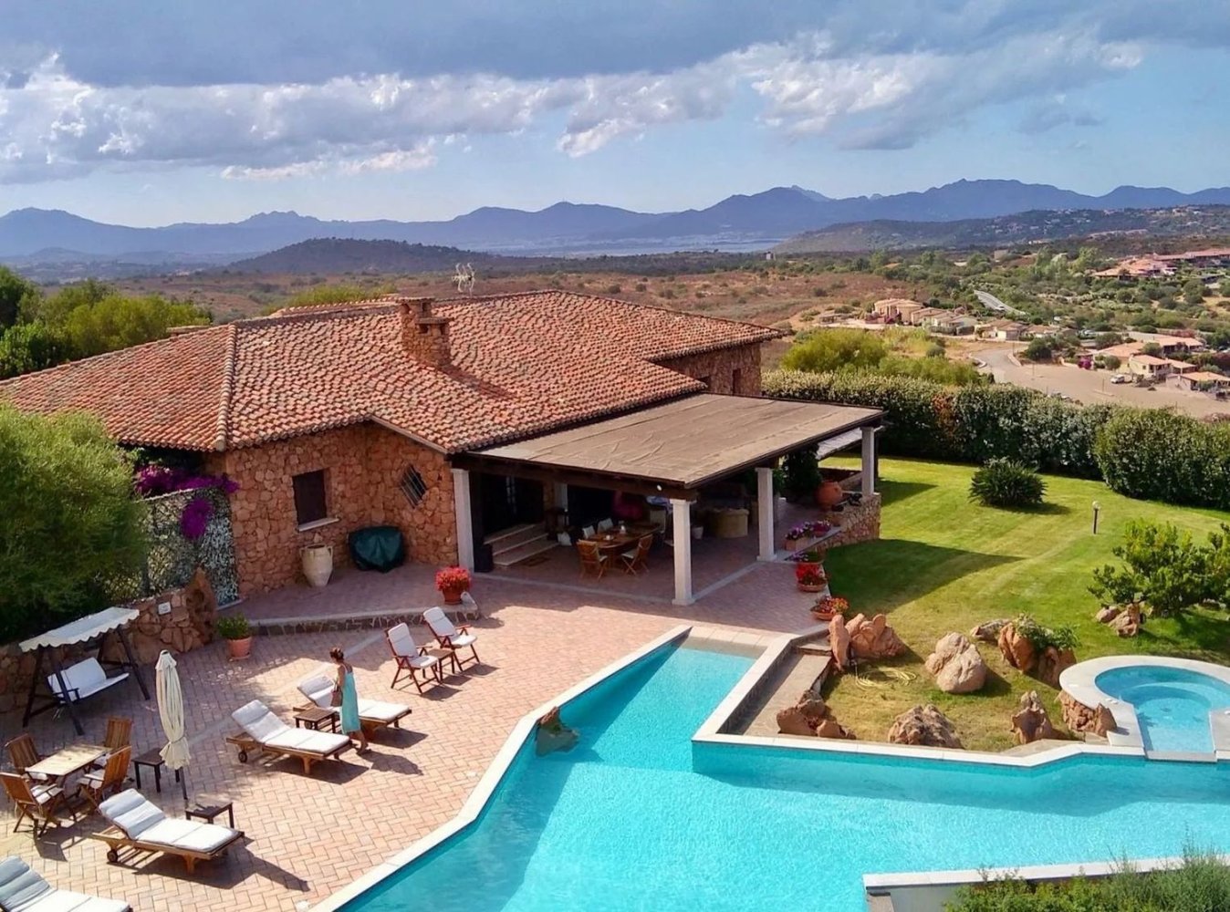 Villa de 20 habitaciónes en Loiri Porto San Paolo, Italy No. 58750