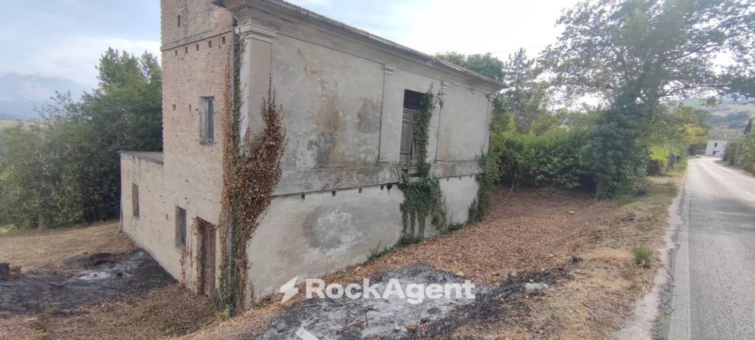 Дом с 2 спальнями в Чивитакуана, Италия № 185175