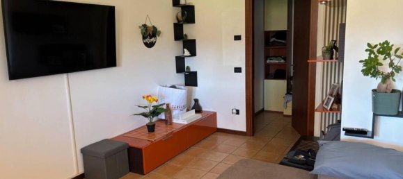 2-salle Appartement à Torri di Quartesolo, Italy No. 40463 6