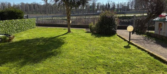 2-salle Appartement à Torri di Quartesolo, Italy No. 40463 2